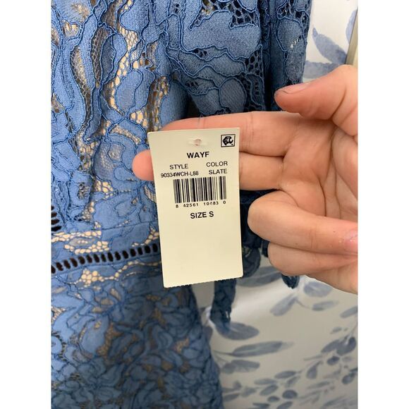 WAYF Lace Print Dress With Bell Sleeves NWT Size Small - Picture 3 of 6